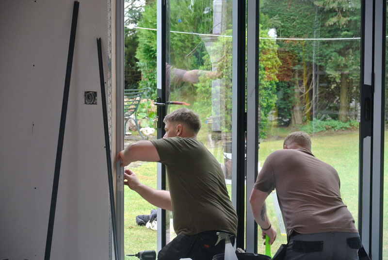 bifold fitting lincoln