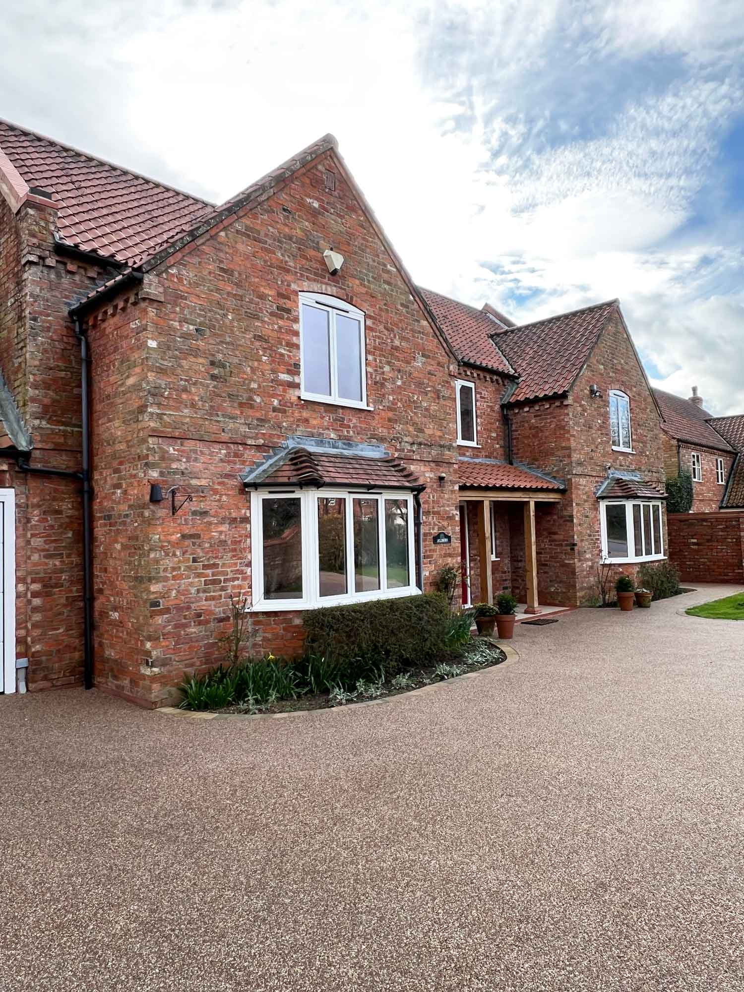 Tradeglaze supply contemporary aluminium flush windows for a historic conservation area property
