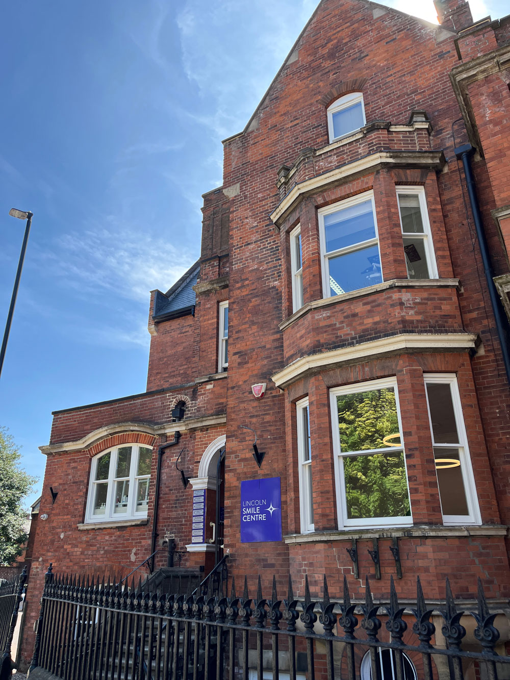 Tradeglaze Completes Sympathetic Window Replacement at Lincoln Smile Centre, Enhancing Efficiency with Conservation Timber Alternative Glazing
